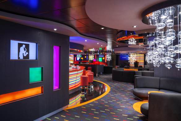 MSC Cruises MSC Fantasia Manhattan Bar - Credit - Ivan Sarfatti - MSC Rights 1.jpg